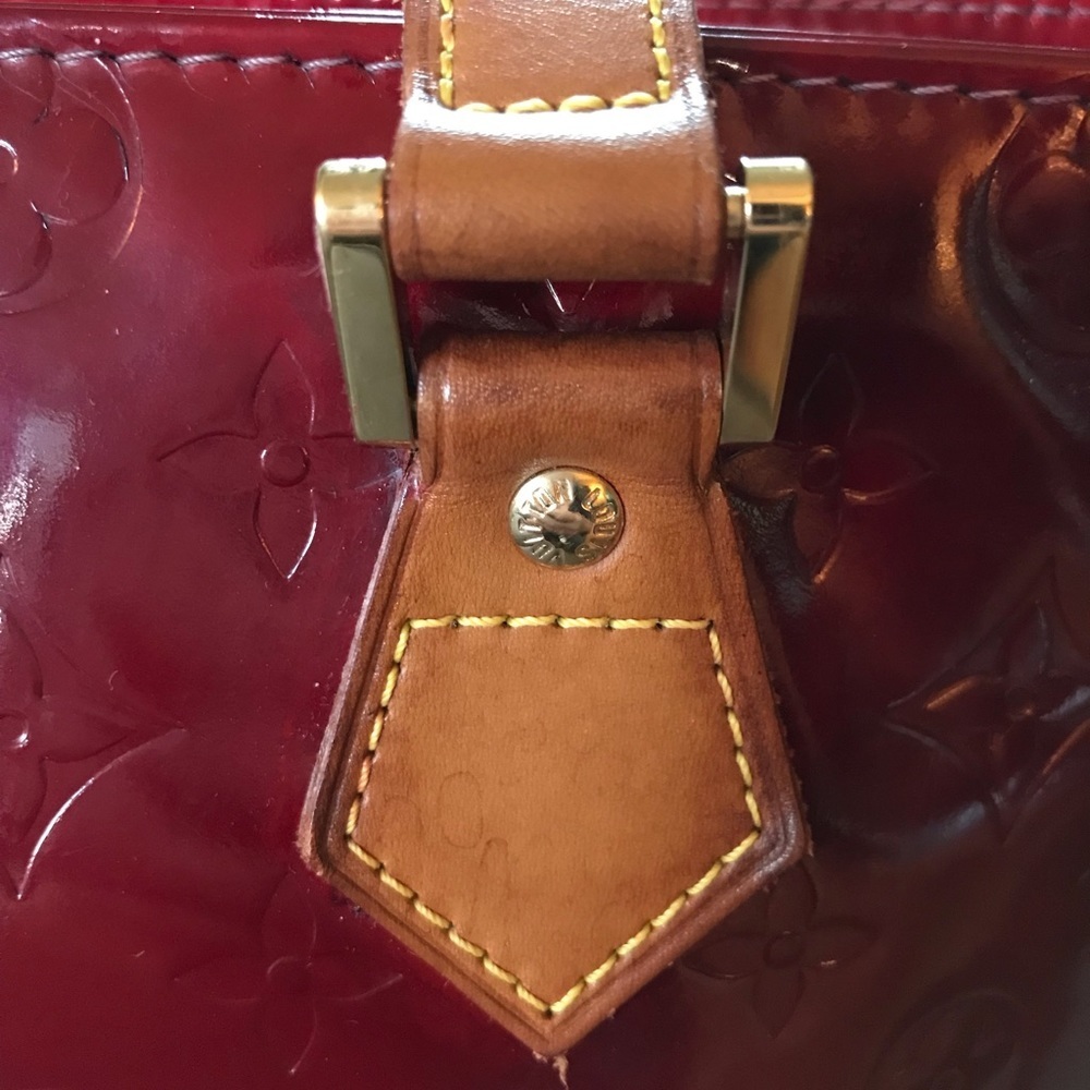 Louis Vuitton Pomme D’Amour Vernis Houston bag - Picture 16 of 16